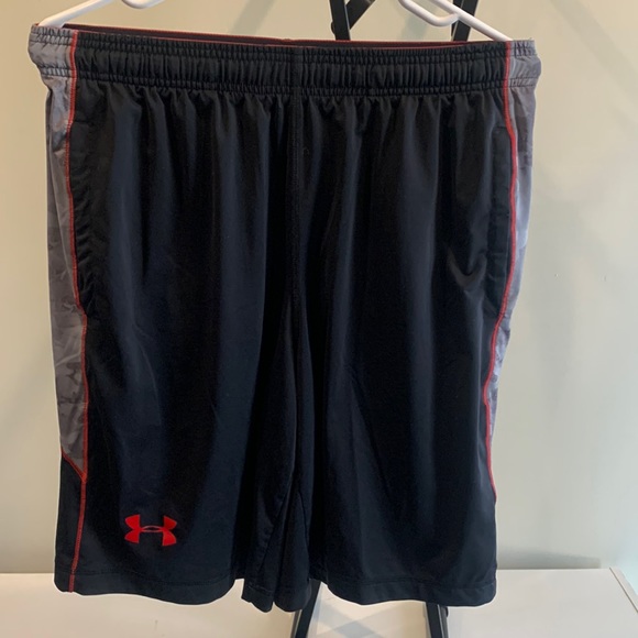 Black Athletic shorts, Under Armour, Medium - Picture 1 of 3